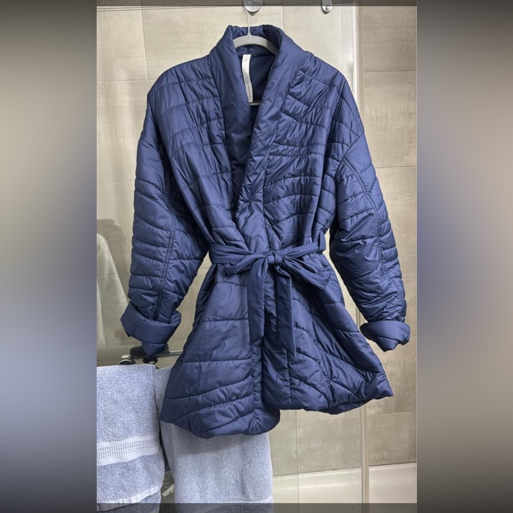 Lulu size 14 jacket. Never worn.